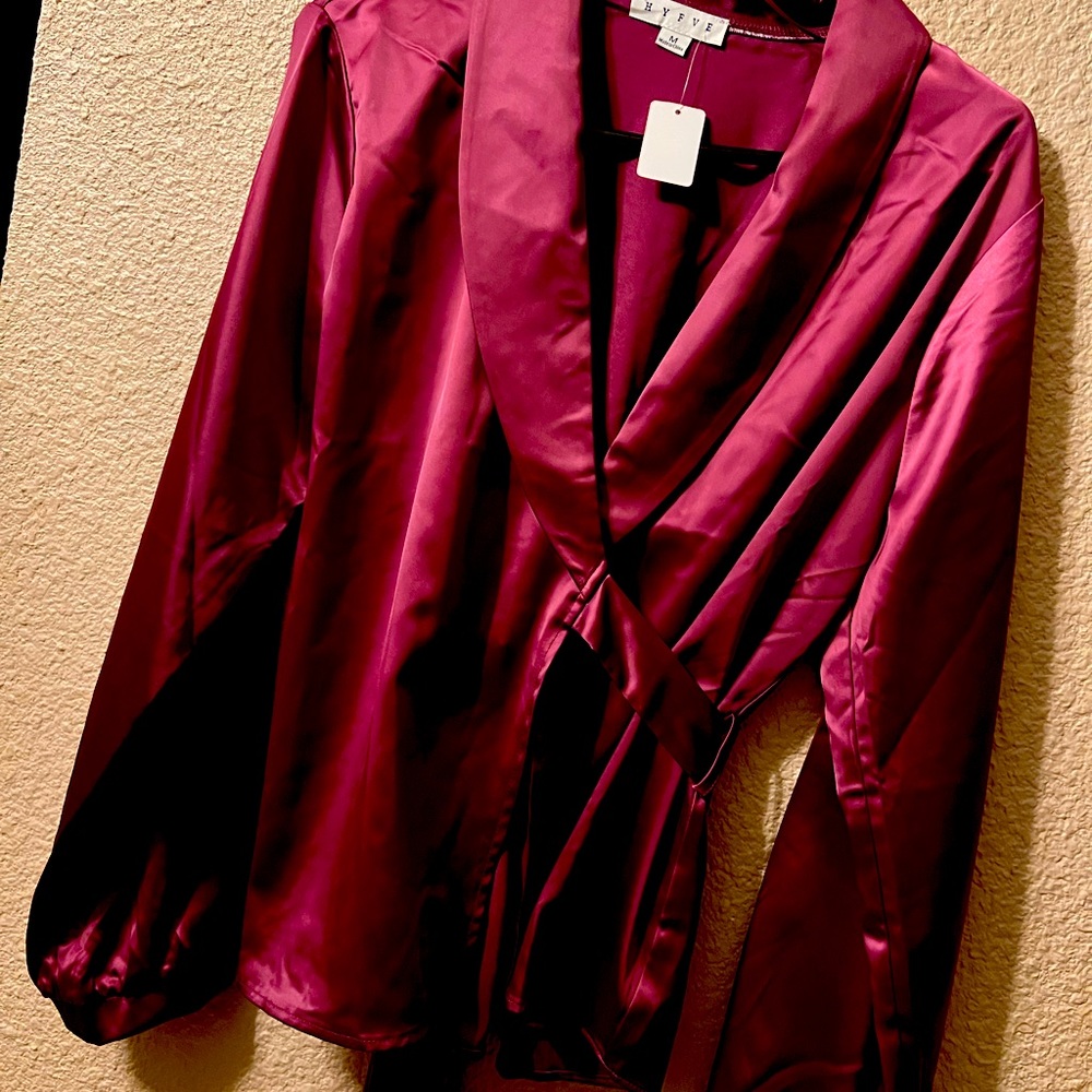 Blouse!! - Picture 3 of 3